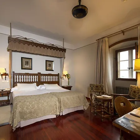 Parador De Santiago - Hostal Reis Catolicos Santiago de Compostela