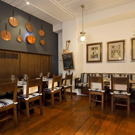 Hotel Parador De Santiago - Hostal Reis Catolicos 5*