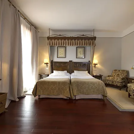 Parador De Santiago - Hostal Reis Catolicos Santiago de Compostela