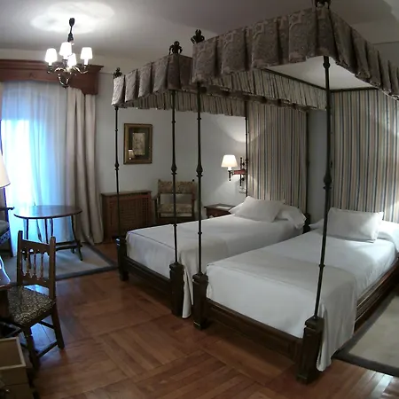 Parador De Santiago - Hostal Reis Catolicos 5* Santiago de Compostela