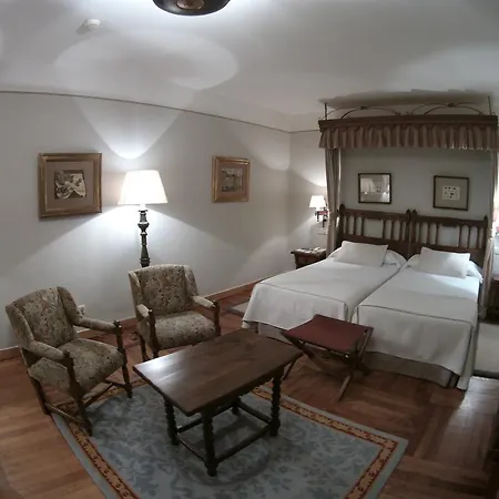 Parador De Santiago - Hostal Reis Catolicos Hotel