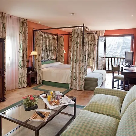 Hotel Parador De Santiago - Hostal Reis Catolicos 5*