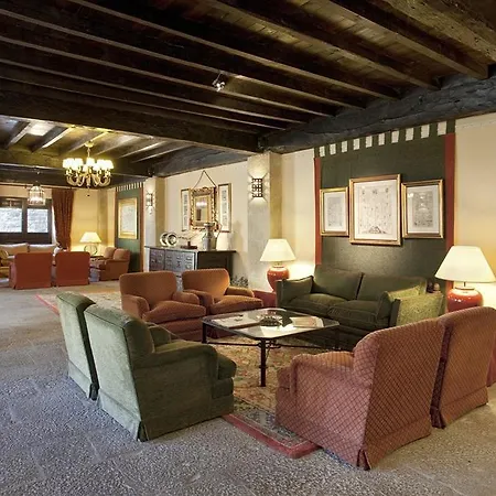 Parador De Santiago - Hostal Reis Catolicos